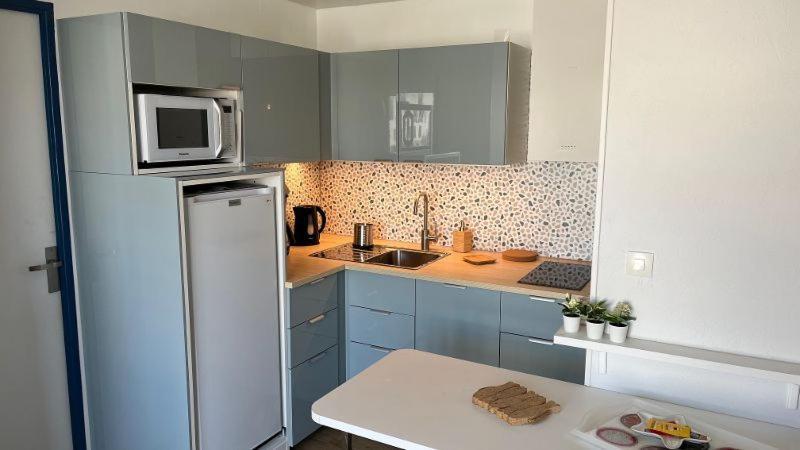 Bleu Marine Vue Ocean, 2 Chambres, Terrasse 30M2, Parking Privatif Et Piscine En Ete Лаканау Екстериор снимка